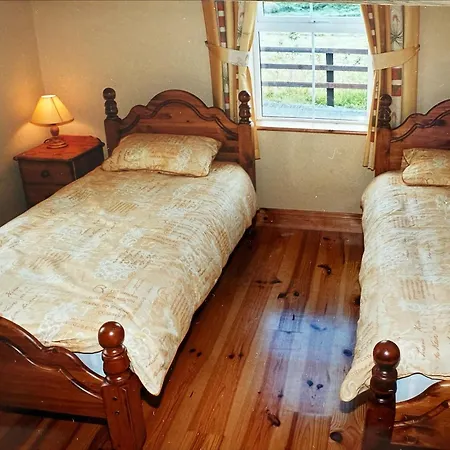 Private House In Scenic Location Sleeping 8 People