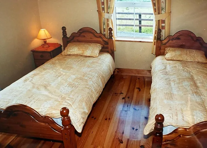 Private House In Scenic Location Sleeping 8 People