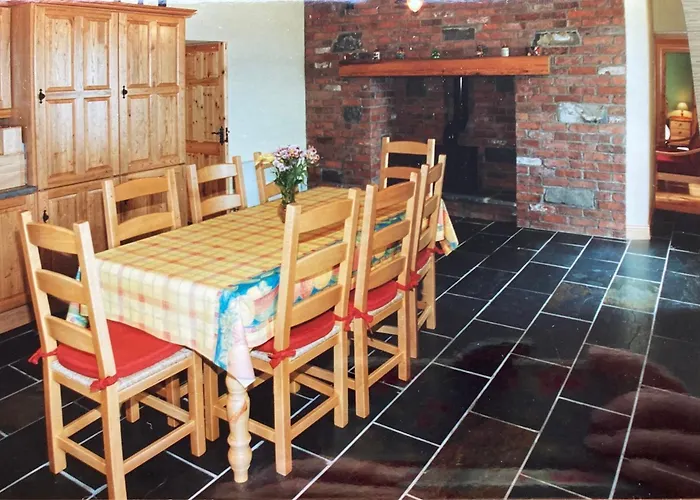 Private House In Scenic Location Sleeping 8 People